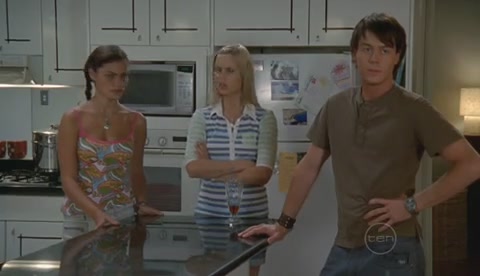 VampireDiariesWorld-dot-Org_H2OJustAddWaterS2E11-1089.jpg