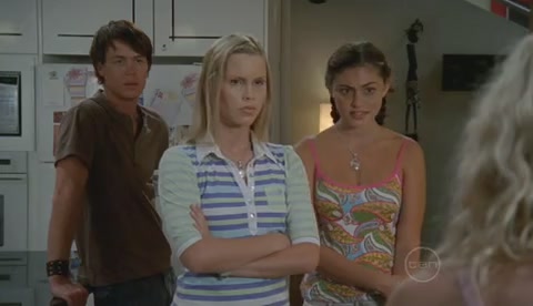 VampireDiariesWorld-dot-Org_H2OJustAddWaterS2E11-1110.jpg