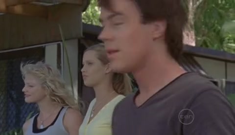 VampireDiariesWorld-dot-Org_H2OJustAddWaterS2E11-1184.jpg