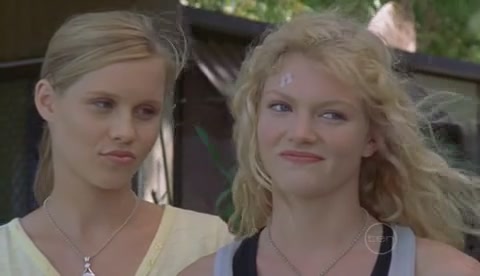 VampireDiariesWorld-dot-Org_H2OJustAddWaterS2E11-1241.jpg