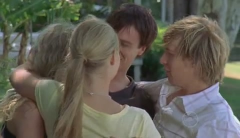VampireDiariesWorld-dot-Org_H2OJustAddWaterS2E11-1259.jpg