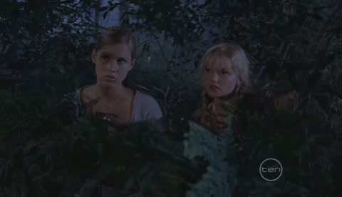 VampireDiariesWorld-dot-Org_H2OJustAddWaterS2E13-0908.jpg