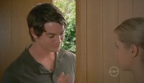 VampireDiariesWorld-dot-Org_H2OJustAddWaterS2E14-1321.jpg