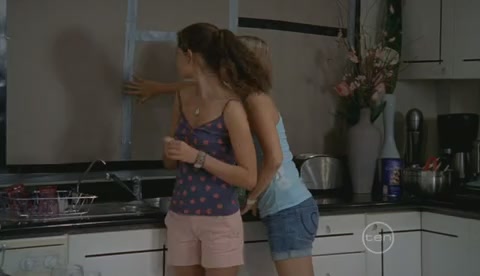 VampireDiariesWorld-dot-Org_H2OJustAddWaterS2E17-0263.jpg