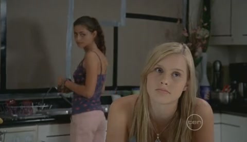VampireDiariesWorld-dot-Org_H2OJustAddWaterS2E17-0292.jpg