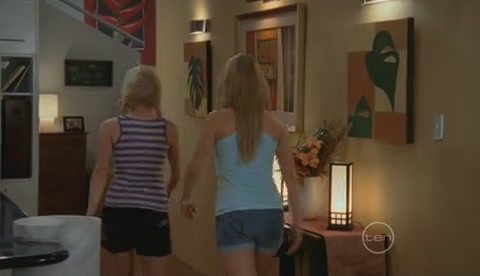 VampireDiariesWorld-dot-Org_H2OJustAddWaterS2E17-0316.jpg