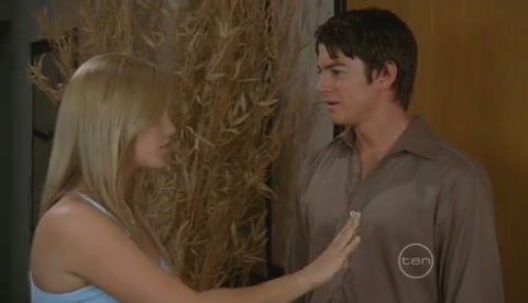 VampireDiariesWorld-dot-Org_H2OJustAddWaterS2E17-0515.jpg