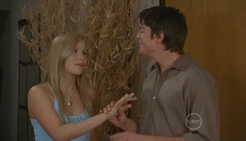 VampireDiariesWorld-dot-Org_H2OJustAddWaterS2E17-0517.jpg