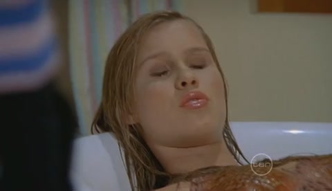 VampireDiariesWorld-dot-Org_H2OJustAddWaterS2E17-0991.jpg