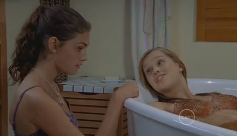 VampireDiariesWorld-dot-Org_H2OJustAddWaterS2E17-1021.jpg