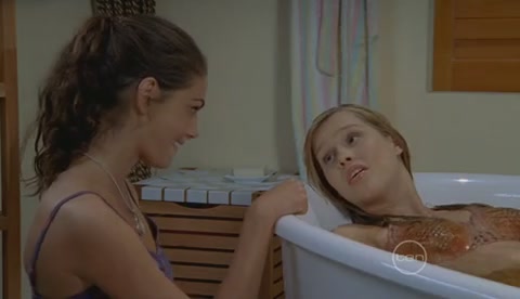 VampireDiariesWorld-dot-Org_H2OJustAddWaterS2E17-1023.jpg