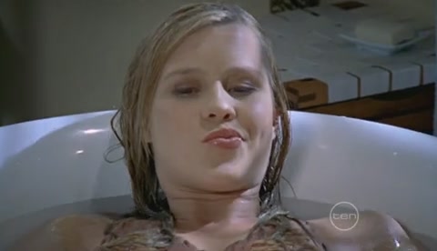 VampireDiariesWorld-dot-Org_H2OJustAddWaterS2E17-1034.jpg
