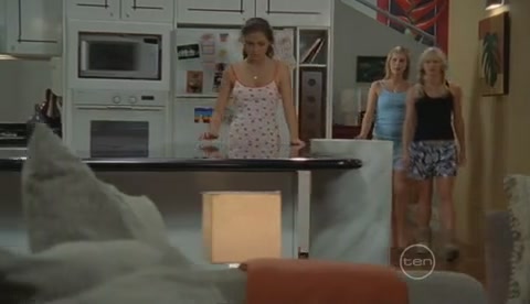 VampireDiariesWorld-dot-Org_H2OJustAddWaterS2E17-1166.jpg