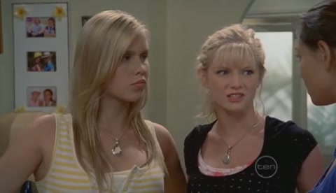VampireDiariesWorld-dot-Org_H2OJustAddWaterS2E20-1106.jpg