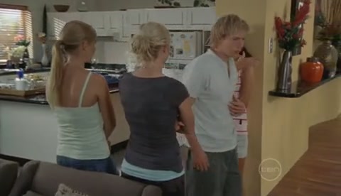VampireDiariesWorld-dot-Org_H2OJustAddWaterS2E26-0210.jpg