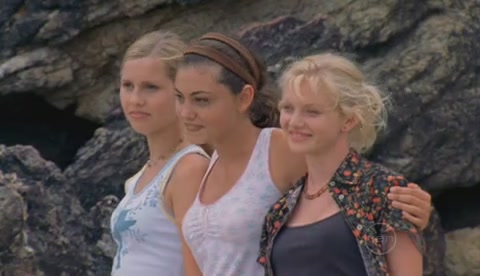 VampireDiariesWorld-dot-Org_H2OJustAddWaterS02OOpeningCredit0027.jpg