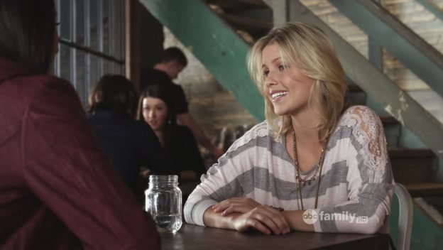VampireDiariesWorld-dot-org_PrettyLittleLiarsS01E21-1042.jpg