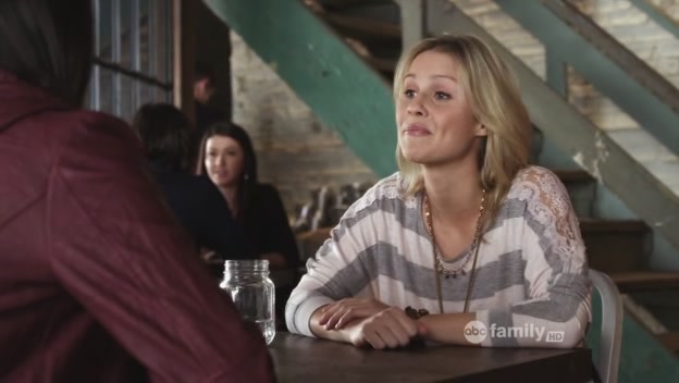 VampireDiariesWorld-dot-org_PrettyLittleLiarsS01E21-1044.jpg