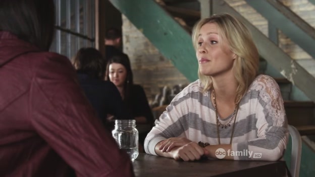 VampireDiariesWorld-dot-org_PrettyLittleLiarsS01E21-1045.jpg