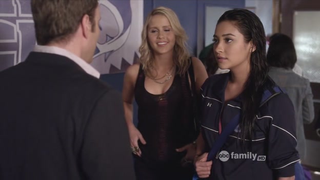 VampireDiariesWorld-dot-org_PrettyLitlleLiarsS02E02-0698.jpg