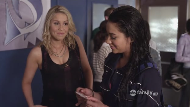 VampireDiariesWorld-dot-org_PrettyLitlleLiarsS02E02-0724.jpg