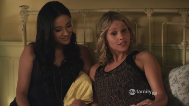 VampireDiariesWorld-dot-org_PrettyLitlteLiarsS02E04-1504.jpg
