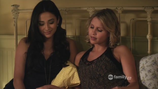 VampireDiariesWorld-dot-org_PrettyLitlteLiarsS02E04-1508.jpg