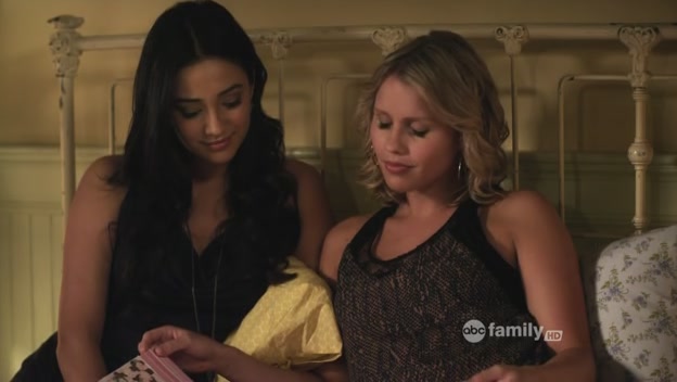 VampireDiariesWorld-dot-org_PrettyLitlteLiarsS02E04-1511.jpg