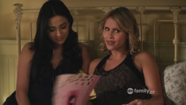 VampireDiariesWorld-dot-org_PrettyLitlteLiarsS02E04-1512.jpg