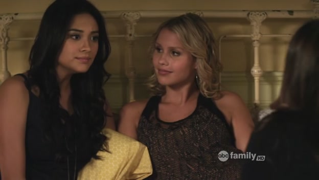 VampireDiariesWorld-dot-org_PrettyLitlteLiarsS02E04-1523.jpg