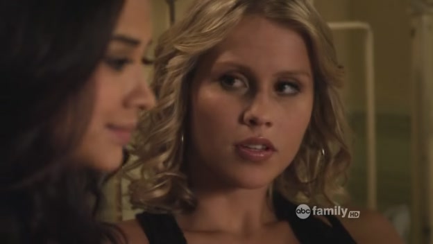 VampireDiariesWorld-dot-org_PrettyLitlteLiarsS02E04-1542.jpg