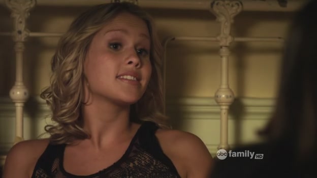 VampireDiariesWorld-dot-org_PrettyLitlteLiarsS02E04-1544.jpg