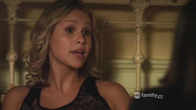 VampireDiariesWorld-dot-org_PrettyLitlteLiarsS02E04-1545.jpg