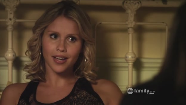 VampireDiariesWorld-dot-org_PrettyLitlteLiarsS02E04-1558.jpg