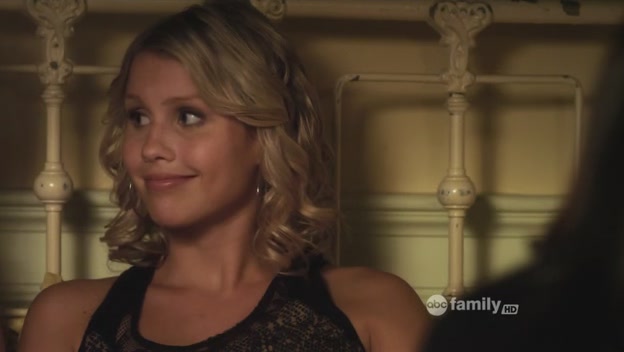 VampireDiariesWorld-dot-org_PrettyLitlteLiarsS02E04-1565.jpg