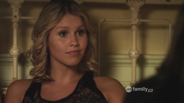 VampireDiariesWorld-dot-org_PrettyLitlteLiarsS02E04-1567.jpg