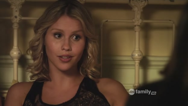 VampireDiariesWorld-dot-org_PrettyLitlteLiarsS02E04-1568.jpg