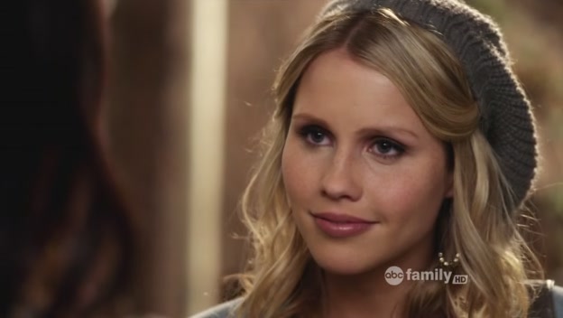 VampireDiariesWorld-dot-org_PrettyLitlteLiarsS02E04-2116.jpg