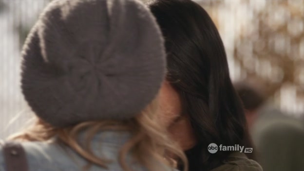 VampireDiariesWorld-dot-org_PrettyLitlteLiarsS02E04-2121.jpg