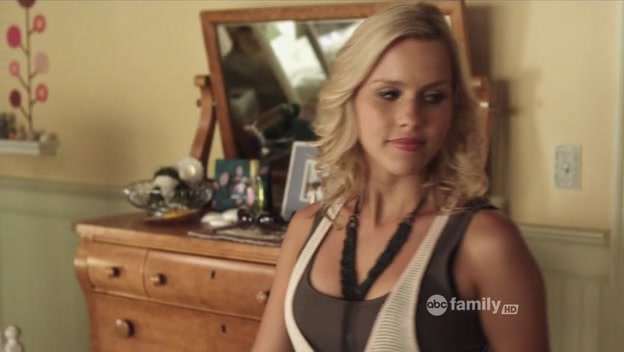 VampireDiariesWorld-dot-Org_PrettyLittleLiars2x06-0873.jpg