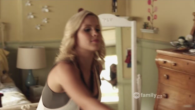 VampireDiariesWorld-dot-Org_PrettyLittleLiars2x06-0892.jpg