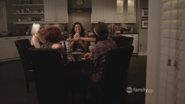 VampireDiariesWorld-dot-Org_PrettyLittleLiarsS02E09-3418.jpg