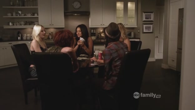 VampireDiariesWorld-dot-Org_PrettyLittleLiarsS02E09-3419.jpg