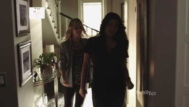 VampireDiariesWorld-dot-Org_PrettyLittleLiarsS02E09-4076.jpg