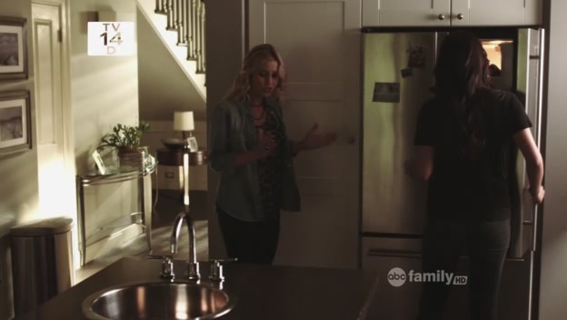 VampireDiariesWorld-dot-Org_PrettyLittleLiarsS02E09-4080.jpg
