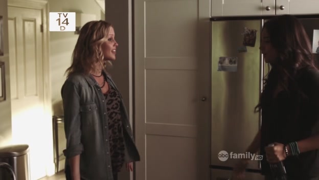 VampireDiariesWorld-dot-Org_PrettyLittleLiarsS02E09-4082.jpg