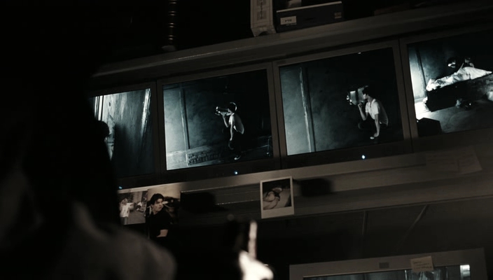 VampireDiariesWorld_dot_nl-Captivity1963.jpg