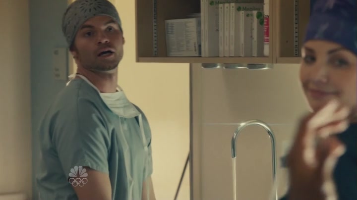VampireDiariesWorld-dot-org_SavingHopeS01E01-0649.jpg