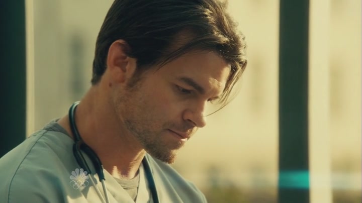 VampireDiariesWorld-dot-org_SavingHopeS01E01-1651.jpg VampireDiariesWorld-dot-org_SavingHopeS01E01-1651.jpg