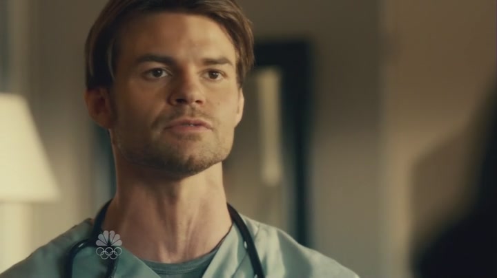 VampireDiariesWorld-dot-org_SavingHopeS01E01-2067.jpg